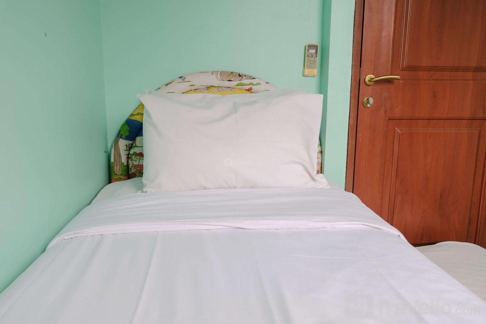 Apartemen Homey 2br At Majesty By Travelio